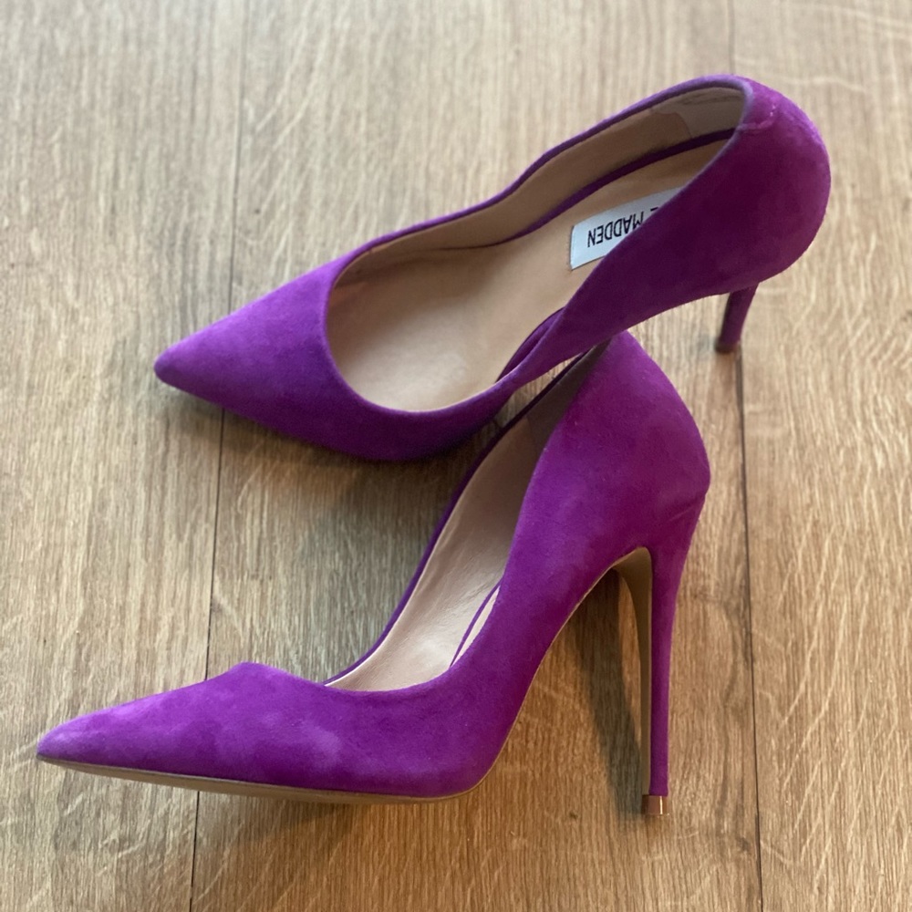 Steve Madden suede pointy toe pumps